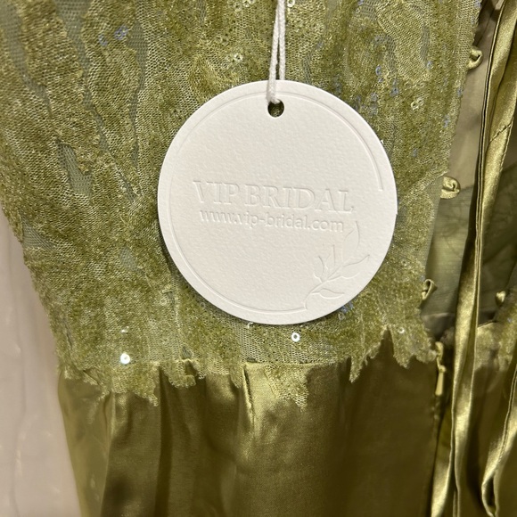 Glamorous Satin Prom Dress in Olive Green - Picture 4 of 5